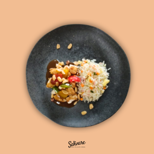 T9 - Frango Xadrez com Arroz Chop Suey e Amendoim*